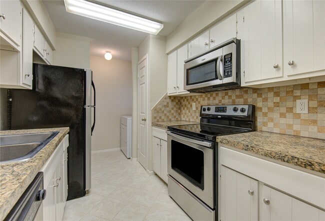 14515 Wunderlich Dr in Houston, TX - Building Photo - Building Photo