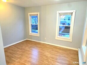 46 Mountain St in Vernon, CT - Building Photo - Building Photo