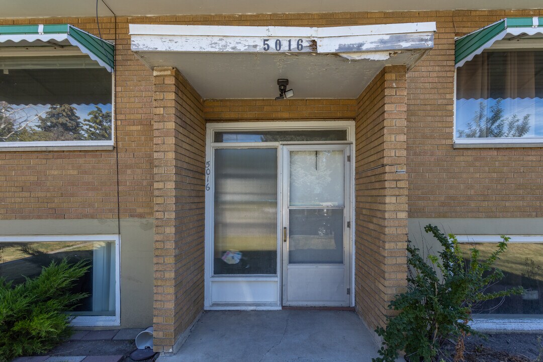 5016 Stanley Rd SW in Calgary, AB - Building Photo