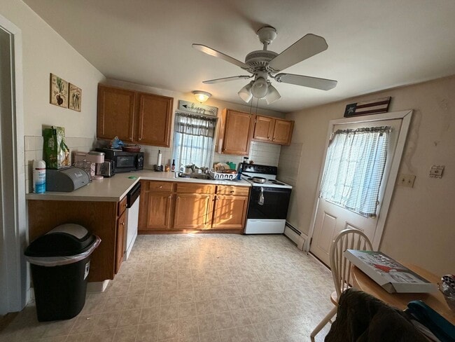 192 E Main St in Collegeville, PA - Building Photo - Building Photo