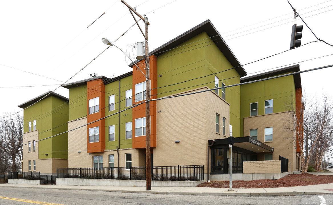 Forest Square in Cincinnati, OH - Building Photo