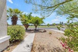 2028 W Alice Ave in Phoenix, AZ - Building Photo - Building Photo