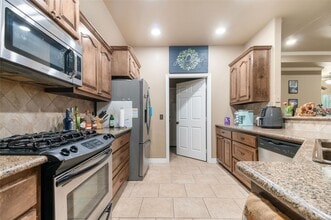 103 Silver Bay Ln in Lake Jackson, TX - Building Photo - Building Photo