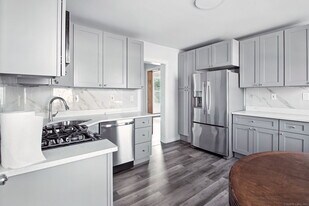 100 Bishop Ave in Bridgeport, CT - Building Photo