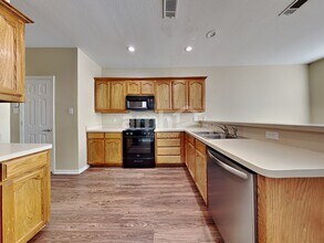 11932 Brown Fox Dr in Fort Worth, TX - Building Photo - Building Photo