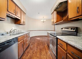 7807-7823 Stellhorn Rd