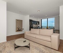 398 NE 5th St, Unit 2001 in Miami, FL - Building Photo - Building Photo