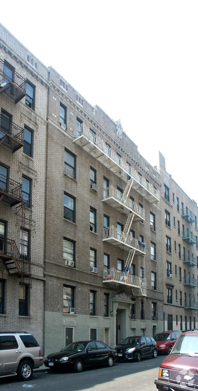 Grand Concourse in Bronx, NY - Foto de edificio - Building Photo