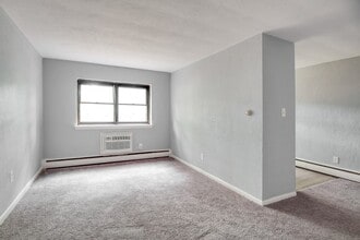 Samanna Apartments in Folsom, PA - Foto de edificio - Building Photo