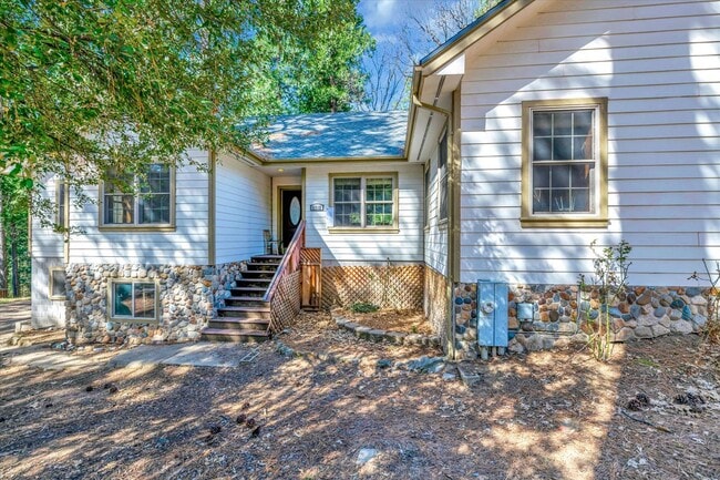 1312 Squaw Rock Trail in Kyburz, CA - Foto de edificio - Building Photo