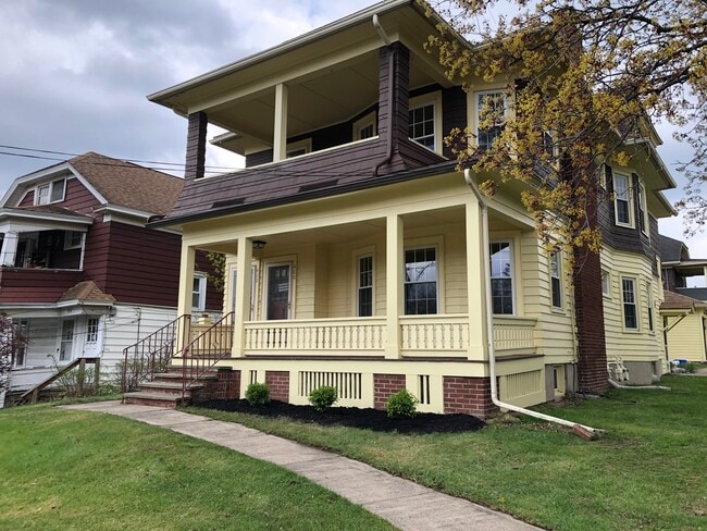 400 Broad St, Unit 1 in Syracuse, NY - Foto de edificio - Building Photo