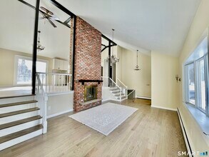 62 Cambridge Dr in Glastonbury, CT - Building Photo - Building Photo