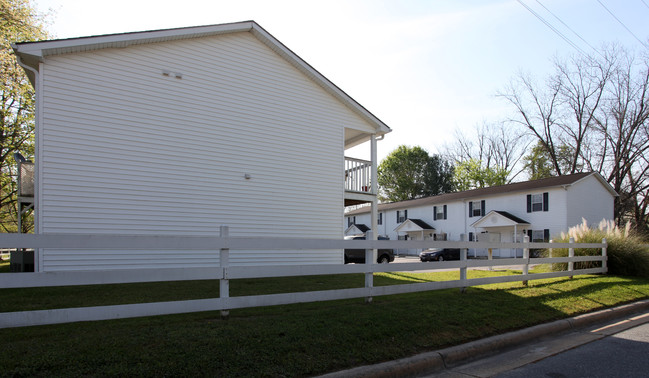 700-722 3rd Ave in Selma, NC - Foto de edificio - Building Photo