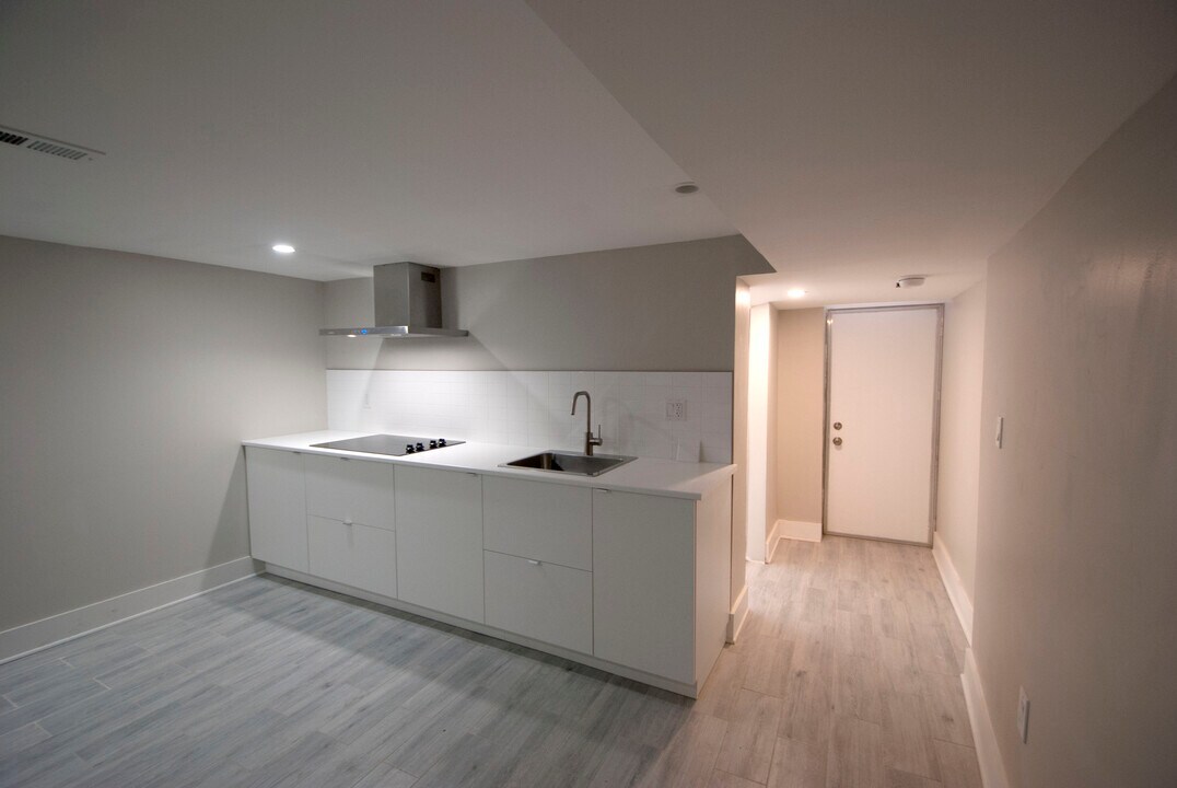 4834 Larchwood Ave in Philadelphia, PA - Building Photo