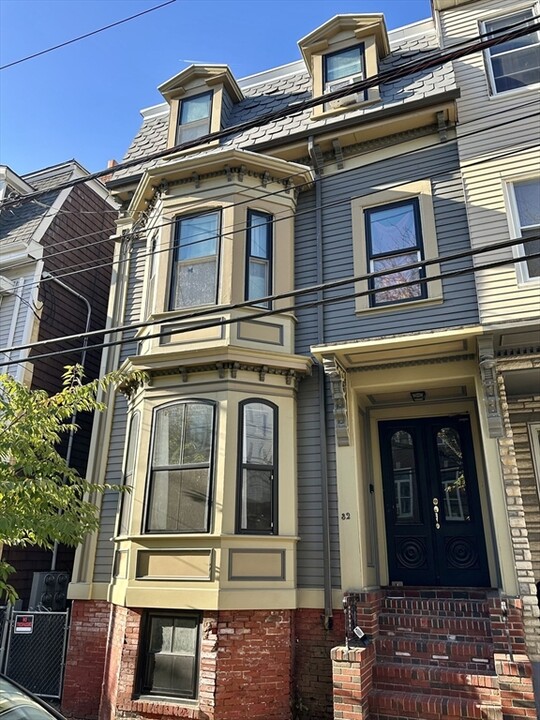 32 Trenton St, Unit 32 in Boston, MA - Building Photo