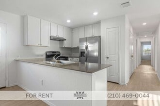 13551 Barton Cv in San Antonio, TX - Building Photo - Building Photo