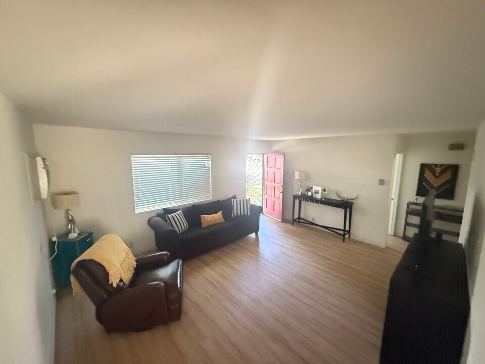 2524 Erskine Creek Rd, Unit B in Lake Isabella, CA - Building Photo