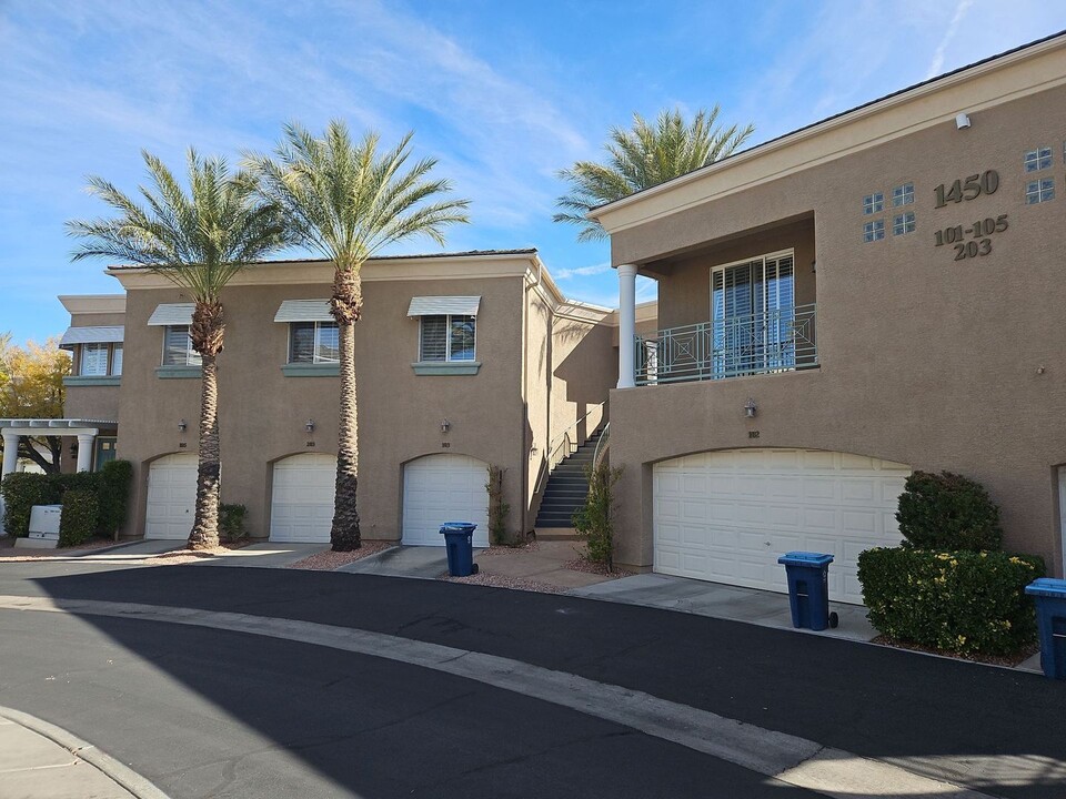 1450 SAN JUAN HILLS Dr in Las Vegas, NV - Building Photo