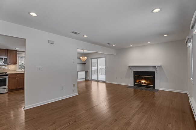 8 Somerset Hills Village in Bernardsville, NJ - Building Photo - Building Photo