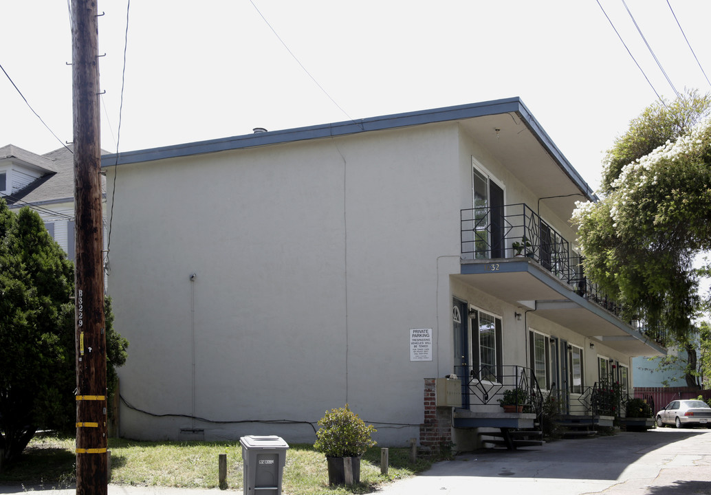 1632 Woolsey St in Berkeley, CA - Foto de edificio