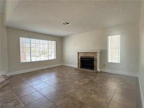 8653 W Catalonia Dr in Las Vegas, NV - Building Photo - Building Photo