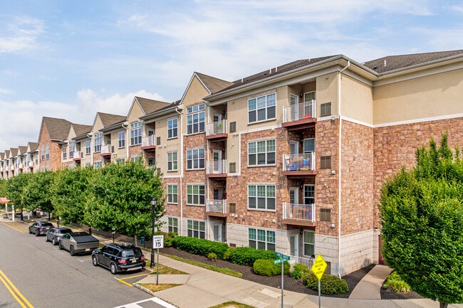 Xchange at Secaucus Junction in Secaucus, NJ - Foto de edificio - Building Photo