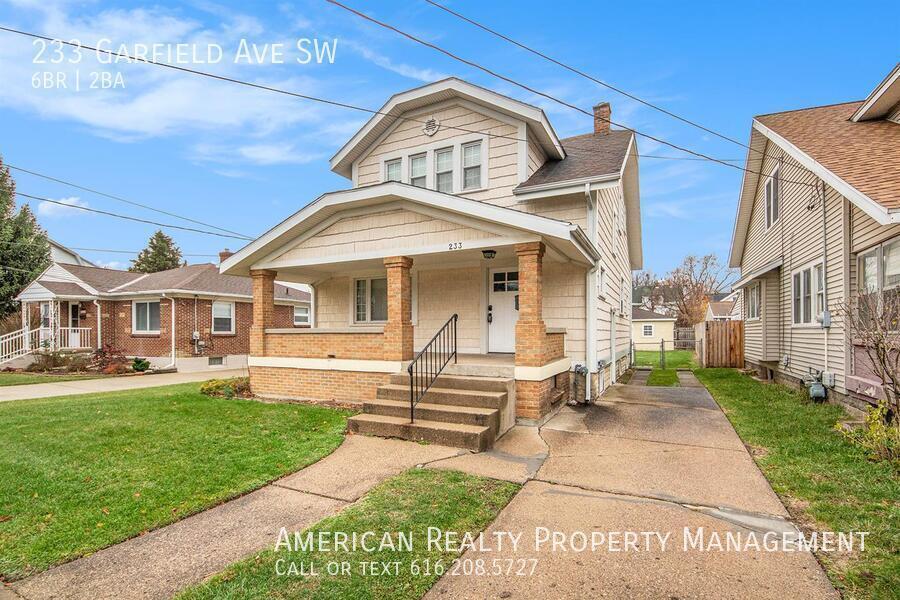 233 Garfield Ave SW in Grand Rapids, MI - Building Photo