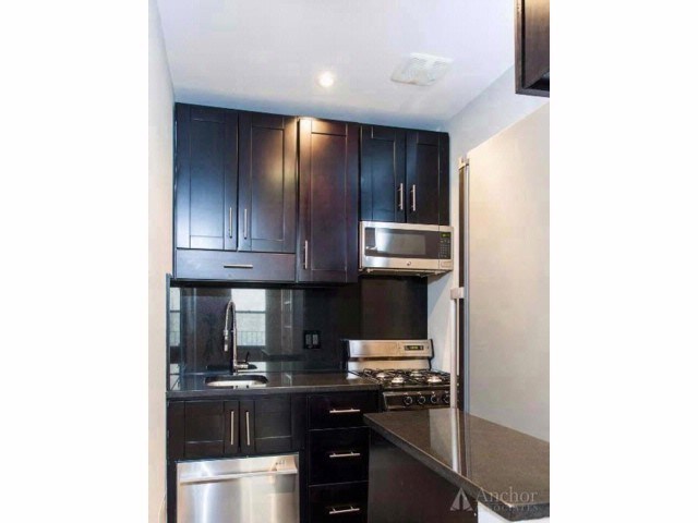 560 Hudson St-Unit -1BR in New York, NY - Building Photo - Building Photo
