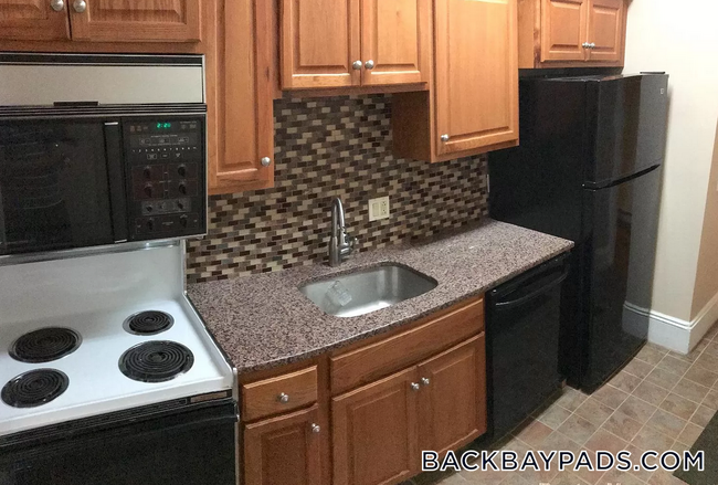 913 Boylston St in Boston, MA - Building Photo - Building Photo