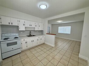 2215 Madison St in Hollywood, FL - Building Photo - Building Photo