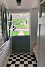87 Bay Ave in Southampton, NY - Building Photo - Building Photo