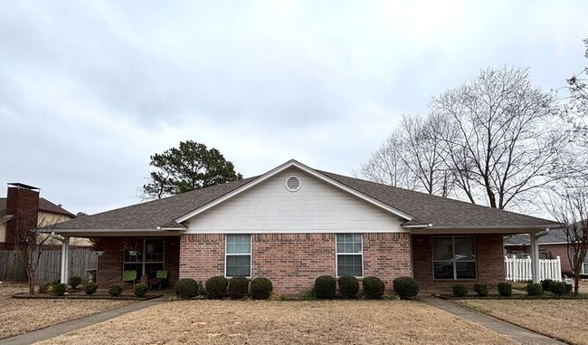 18 Fernwood Dr in Texarkana, TX - Building Photo - Building Photo