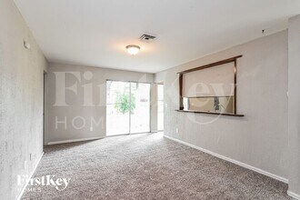 3045 Kingsley Dr in Florissant, MO - Building Photo - Building Photo