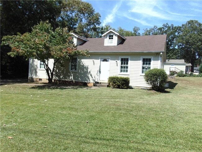 886 Rowland St in Clarkston, GA - Building Photo - Building Photo