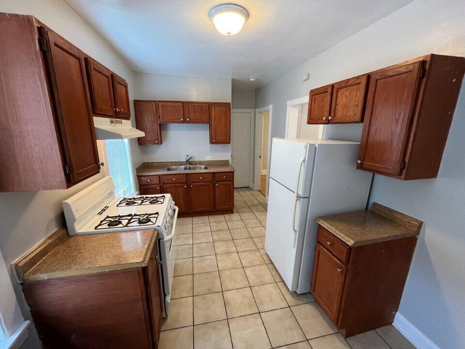 5508 W Barry Ave in Chicago, IL - Building Photo