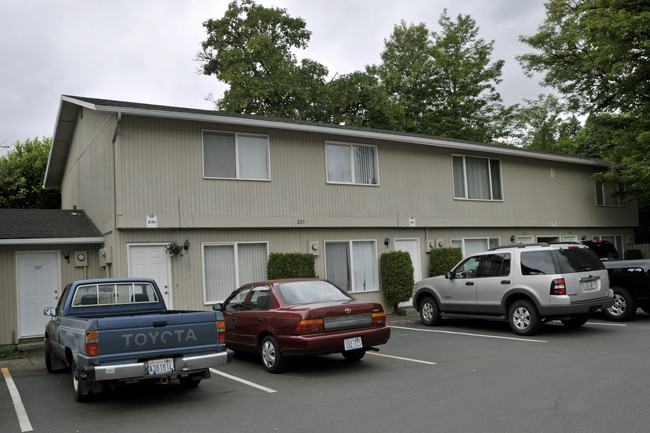 Riverside Apartments in Camas, WA - Building Photo - Building Photo