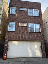711 7th St in Union City, NJ - Building Photo