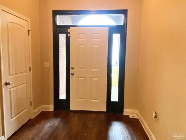 8746 Bradfield Dr in Pensacola, FL - Building Photo - Building Photo