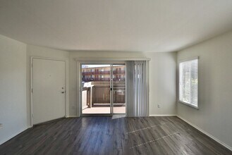 15520 Foothill Blvd in Los Angeles, CA - Building Photo - Building Photo