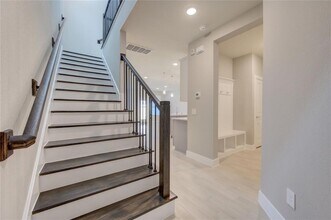 1709 Summerlyn Ter Dr in Houston, TX - Building Photo - Building Photo