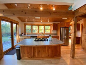 400 Mountain Shadows Ln in Friday Harbor, WA - Building Photo - Building Photo