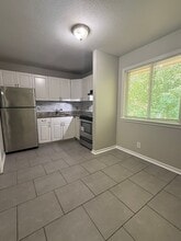 1602 Line Cir, Unit 1602 Line Cir - Unit 3 in Decatur, GA - Building Photo - Building Photo