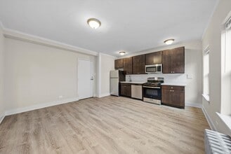 5417 Kenmore LLC in Chicago, IL - Building Photo - Interior Photo