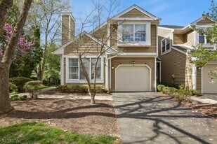 14 Exeter Rd in Bedminster, NJ - Building Photo