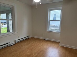 9 York Ave in Westerly, RI - Building Photo - Building Photo