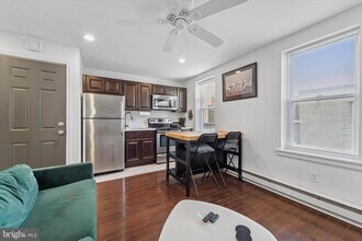 1331 S Woodstock St in Philadelphia, PA - Building Photo - Building Photo