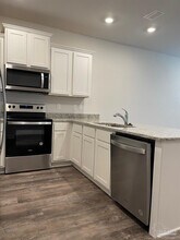 1650 Iroquois Ct in Pensacola, FL - Building Photo - Building Photo