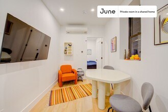 Room in Shared 4.0 bed/2 bath home in New York, NY - Building Photo - Building Photo