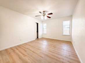2104 Balsam Way in Round Rock, TX - Building Photo - Building Photo