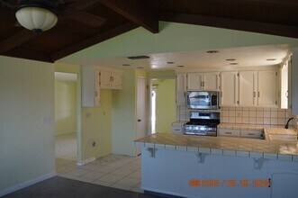 1125 W Tuolumne Rd in Turlock, CA - Building Photo - Building Photo